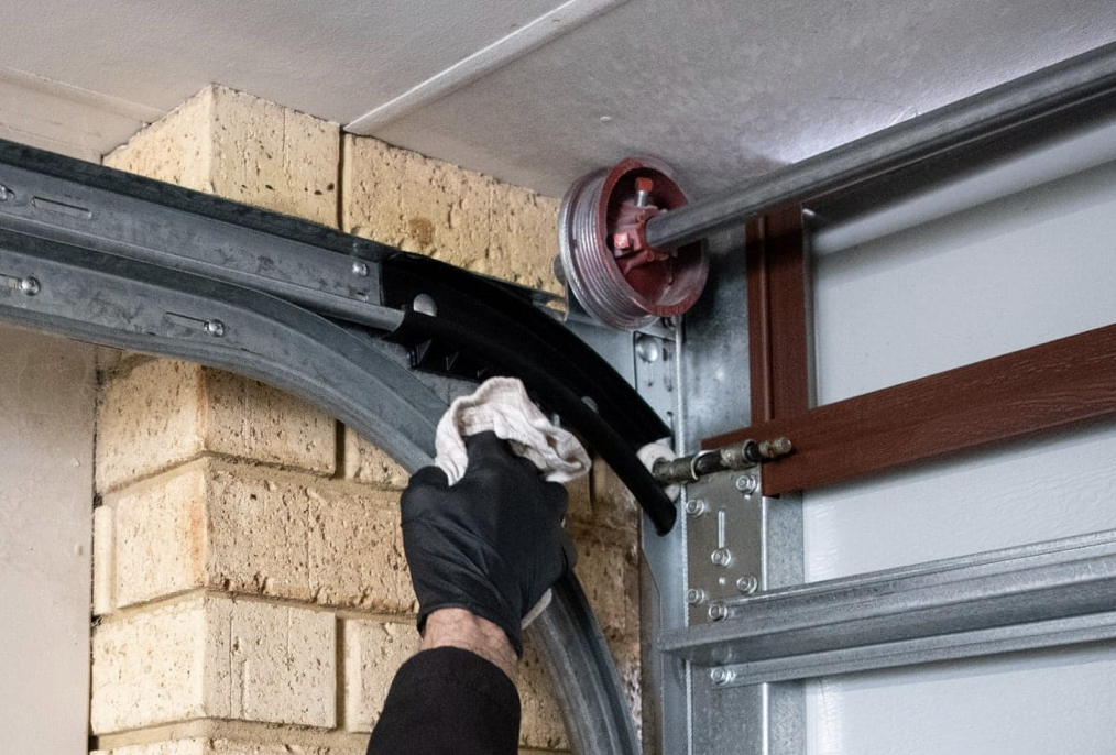 Garage Door Maintenance in Vaughan